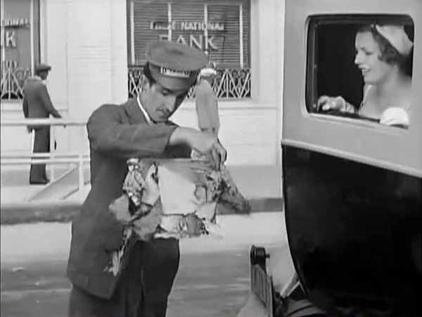 A scene from the Charley Chase movie Limousine Love.
